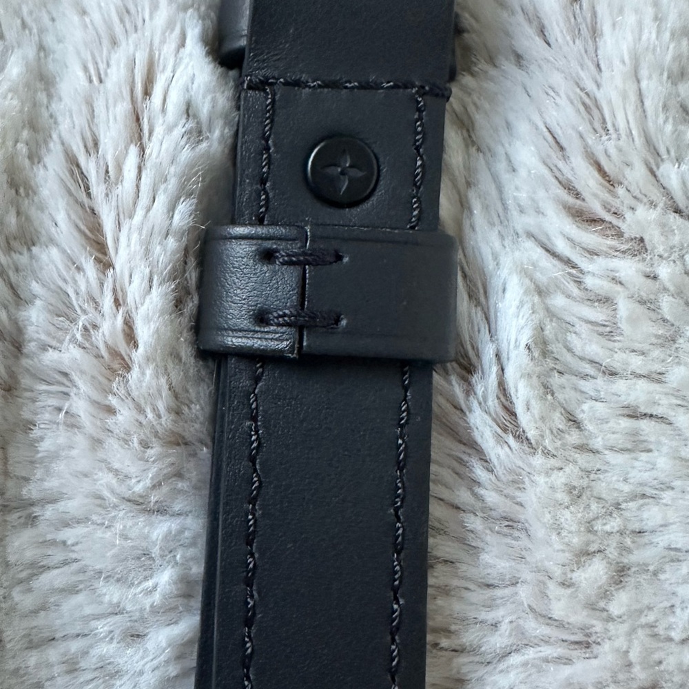 Sold on FB. Louis Vuitton S-Lock Vertical Wearbale Wallet Taurillon Black - Picture 15 of 17